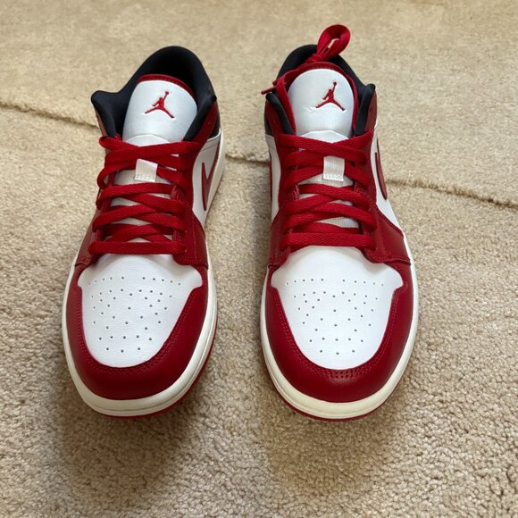 Jordan 1 Low 'Reverse Black Toe' - Unisex (Men's Size: 10.5/Women's Size: 12) - Picture 3 of 13